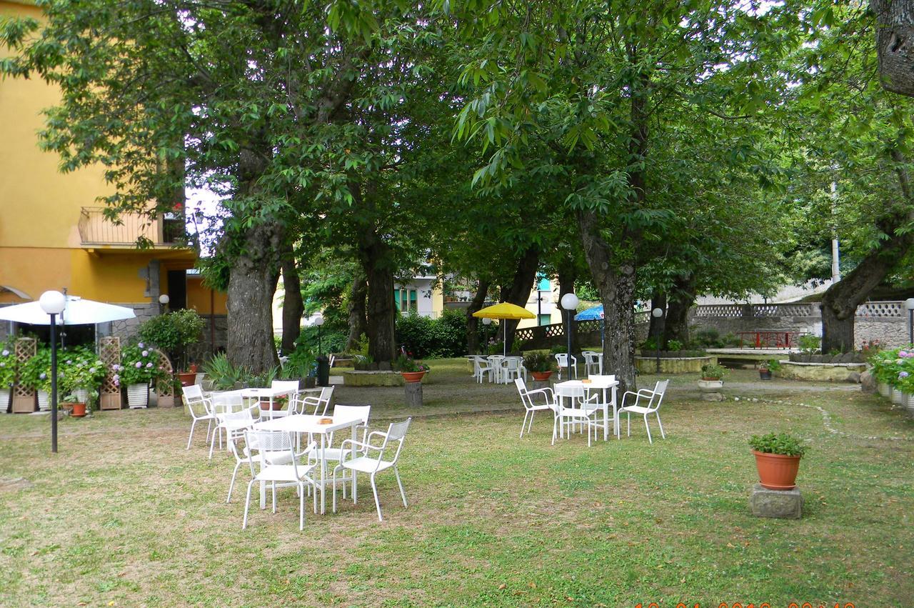 Albergo Ristorante Ragno D'Oro 피안카스타나요 외부 사진